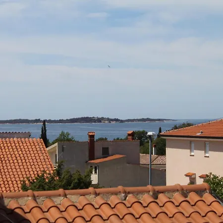 With A Swimming Pool Peroj, Fazana - 2235 Affittacamere 3*