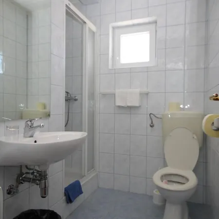 With A Swimming Pool Peroj, Fazana - 2235 Guest house 3*