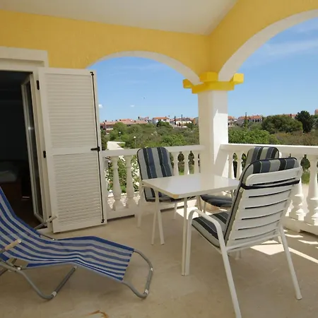 Guest house With A Swimming Pool Peroj, Fazana - 2235