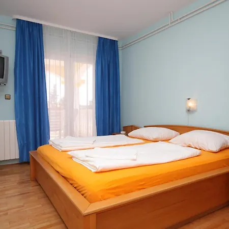 Guest house With A Swimming Pool Peroj, Fazana - 2235 Peroj