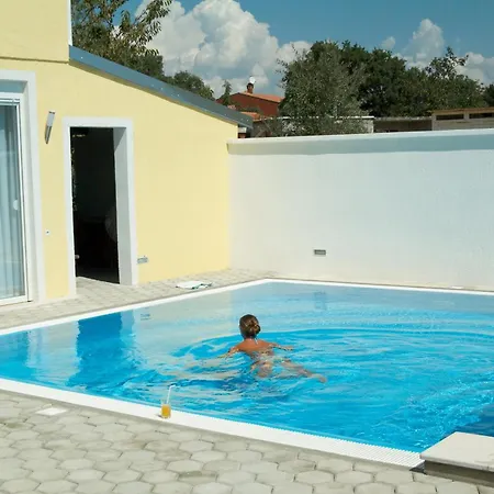 With A Swimming Pool Peroj, Fazana - 2235 Peroj