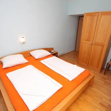 With A Swimming Pool Peroj, Fazana - 2235 Guest house