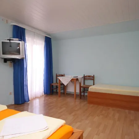Guest house With A Swimming Pool Peroj, Fazana - 2235
