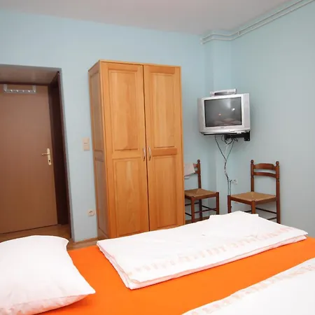 Guest house With A Swimming Pool Peroj, Fazana - 2235 Peroj